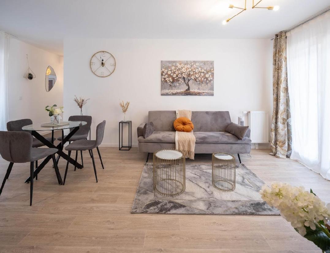 Appartement Sejour Unique A Pierrefitte Extérieur photo